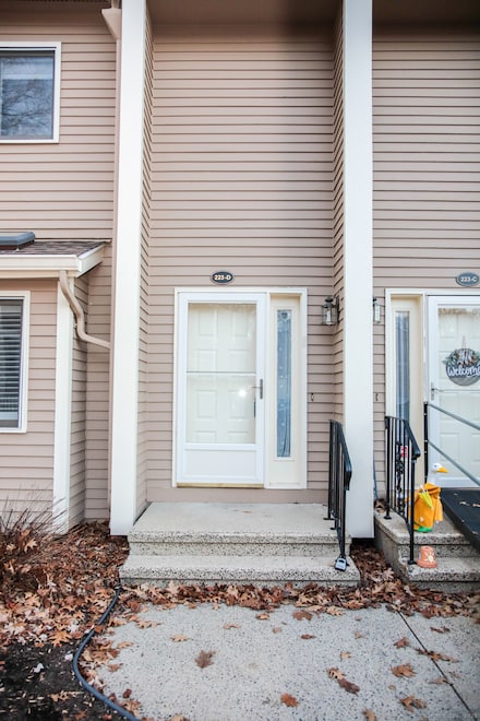 223 Twin Lakes Rd Unit D, North Branford, CT 06471