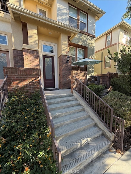 615 W 1st St, Claremont, CA 91711