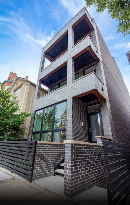 1543 W Augusta Blvd Unit 1, Chicago, IL 60642