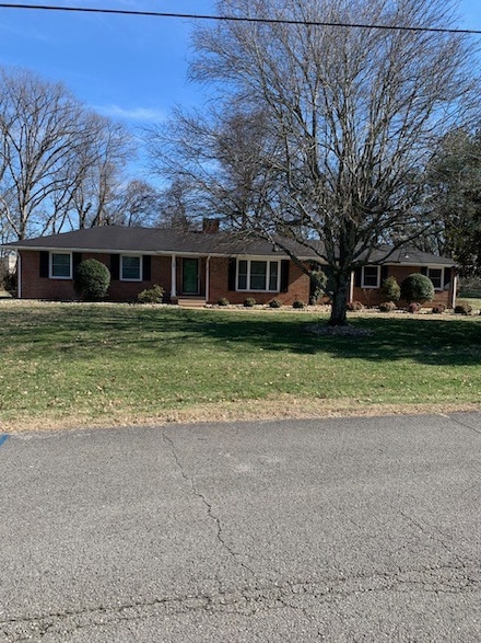 102 Walnut Ln, Columbia, TN 38401