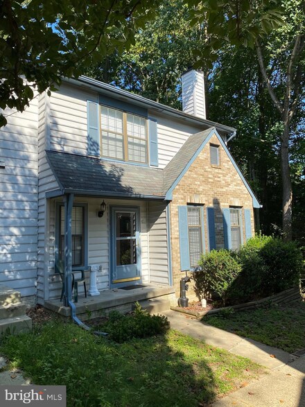 5910 Roberts Common Ct, Burke, VA 22015