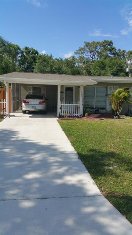 3921 Omega Ln, Sarasota, FL 34235