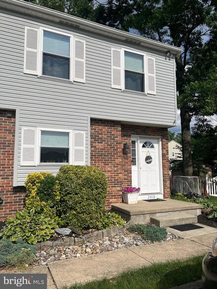 2418 Pliner Ct, Atco, NJ 08004