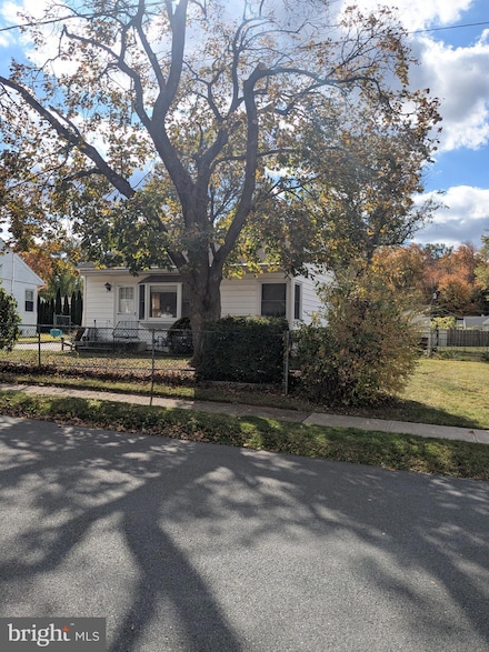 4 Downing Rd, Ewing, NJ 08628
