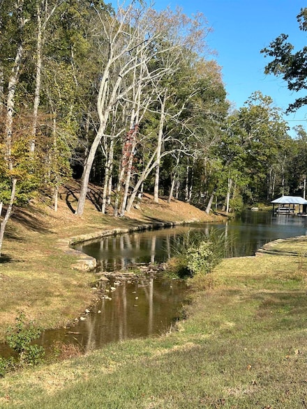 018 N Shore Dr, Florence, AL 35634