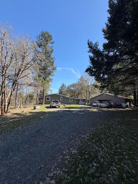 473 Wilderville Ln, Grants Pass, OR 97527