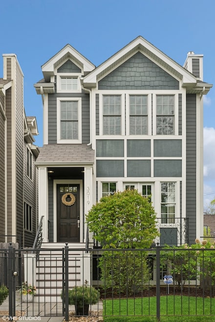 3019 N Hamilton Ave, Chicago, IL 60618