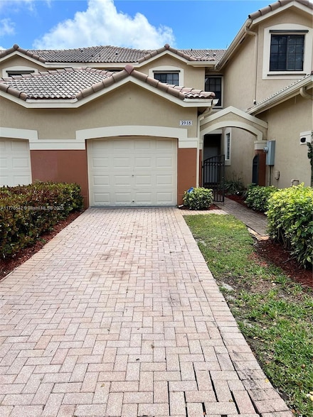 3918 Cherry Ln, Weston, FL 33332