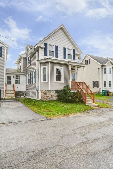 8 Huntoon Ave Unit 8, Lowell, MA 01852