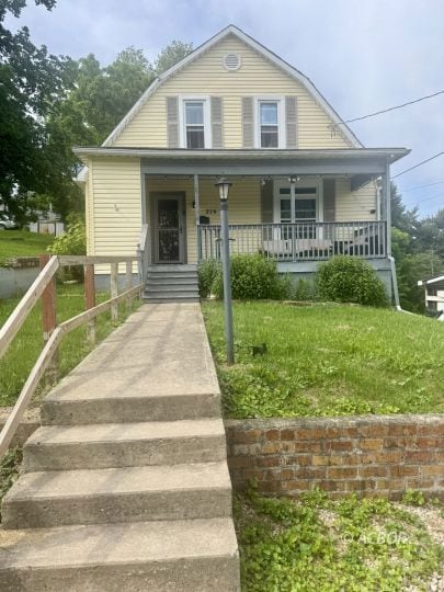 376 W Franklin St, Nelsonville, OH 45764