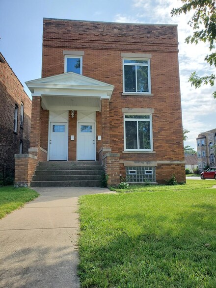 919 W 144th St, East Chicago, IN 46312