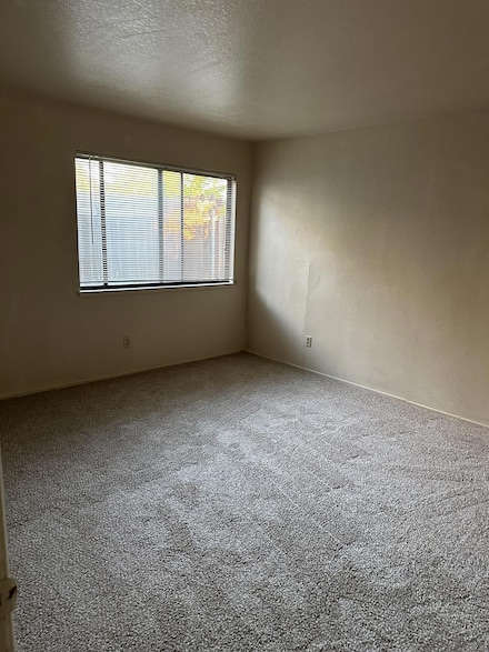 3040 Bell St, Sacramento, CA 95821