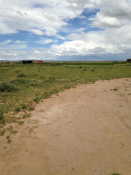 44 Golden Valley Dr S, McIntosh, NM 87032