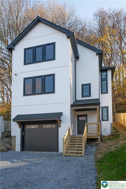 111 Main St, Glendon, PA 18042