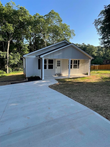 631 S Center St, Spartanburg, SC 29301