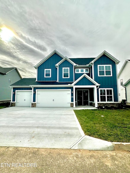 11988 Signal View Dr, Knoxville, TN 37932