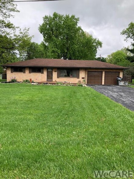 1686 Jo Jean Rd, Lima, OH 45806