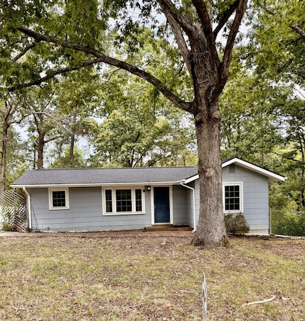 107 W End Dr, Waverly, TN 37185