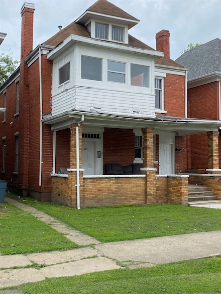 633 4th St, Huntington, WV 25701