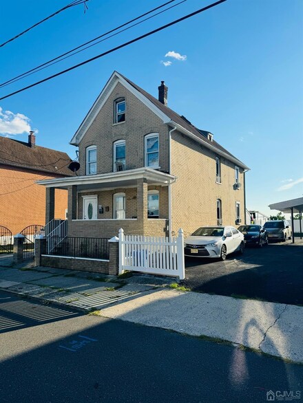 67 Edwin St, Carteret, NJ 07008