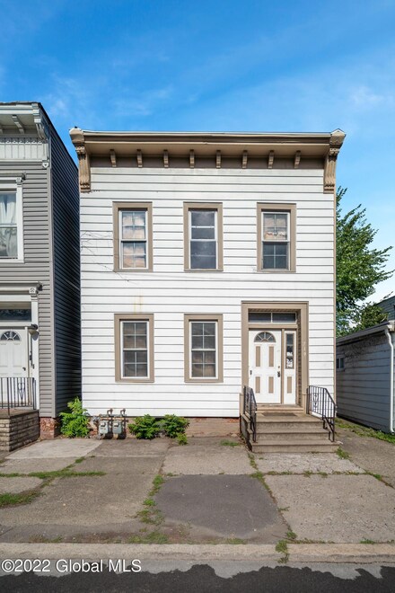 719 5th Ave, Troy, NY 12182