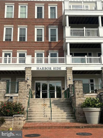 525 Belmont Bay Dr Unit 105, Woodbridge, VA 22191