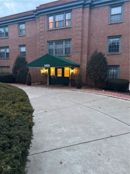 5825 5th Ave Unit 319, Pittsburgh, PA 15232