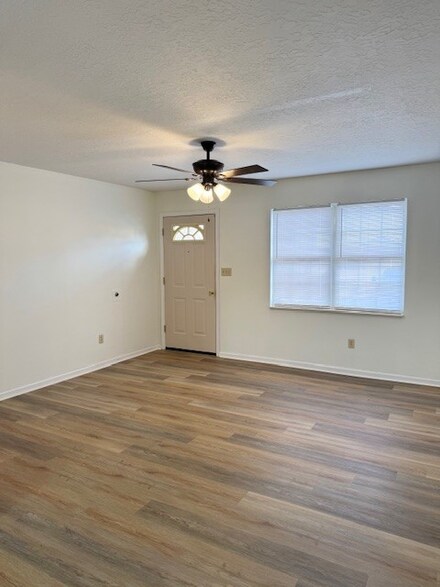 587 Baker Rd Unit J1, Martin, TN 38237