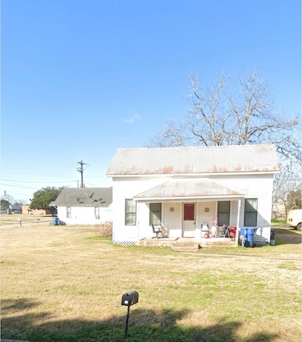 645 7th St, Hempstead, TX 77445