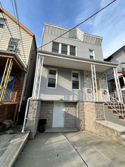 29 W 26th St, Bayonne, NJ 07002