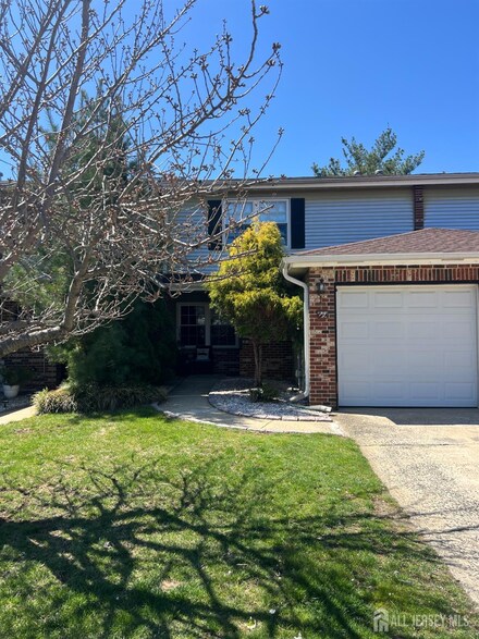 79 Jefferson Dr, Spotswood, NJ 08884