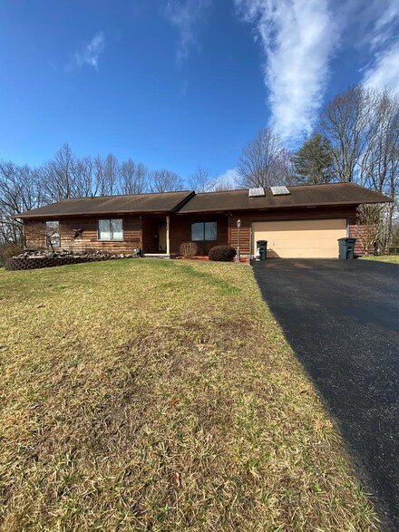 1003 Overlook Dr, Beckley, WV 25801