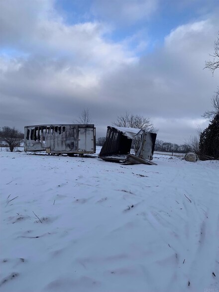 1587 S St 109 Rd, Albion, IN 46701