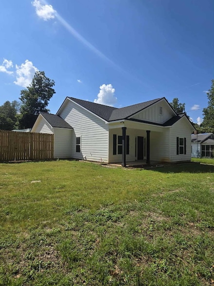 321 Simmons Ave, Ozark, AL 36360
