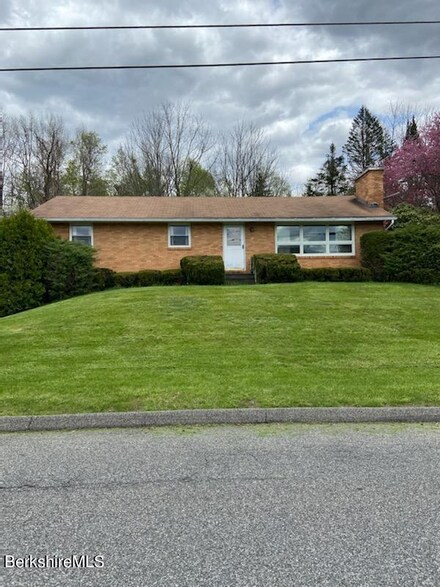 4 Glendale Dr, Adams, MA 01220