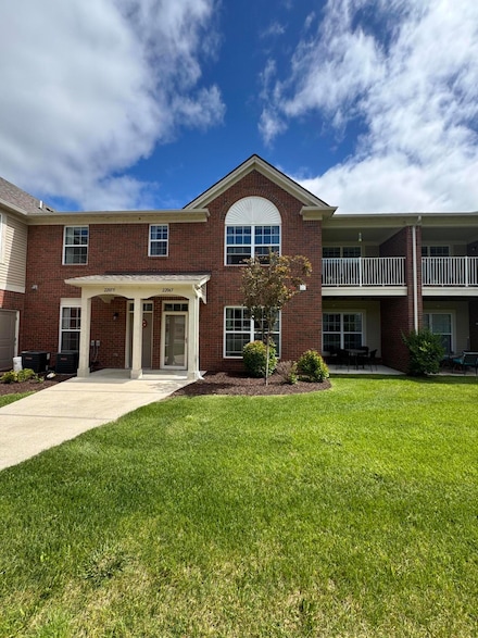 22059 Aberdeen Dr, Macomb, MI 48042