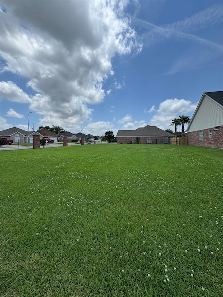 6801 Fairway Ct, Port Arthur, TX 77642