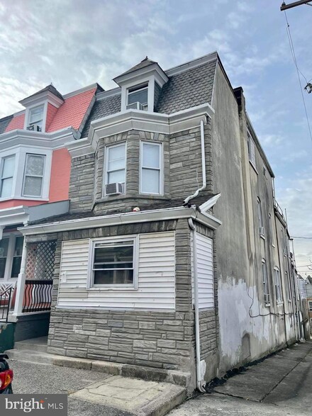 942 Birch St, Reading, PA 19604