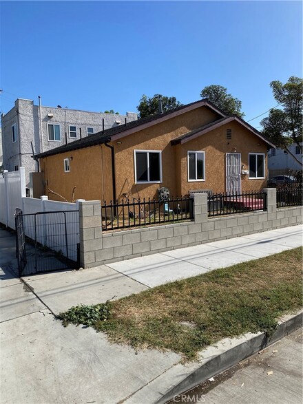 1354 Orange Ave, Long Beach, CA 90813
