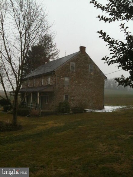 949 Indian Marker Rd, Millersville, PA 17551
