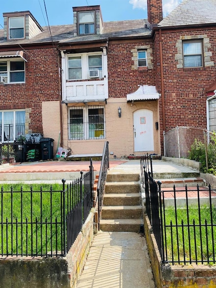 194-10 Hollis Ave, Jamaica, NY 11412