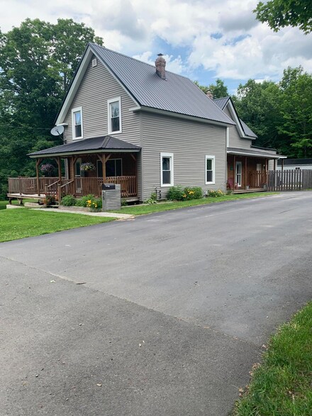 25 Union St, Dover Foxcroft, ME 04426