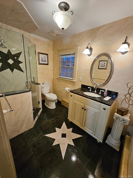 141 Linden St, Roslyn Heights, NY 11577