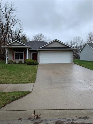 901 Howenstein St, Cameron, MO 64429