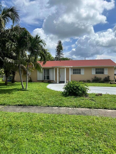 436 Baker Dr, West Palm Beach, FL 33409