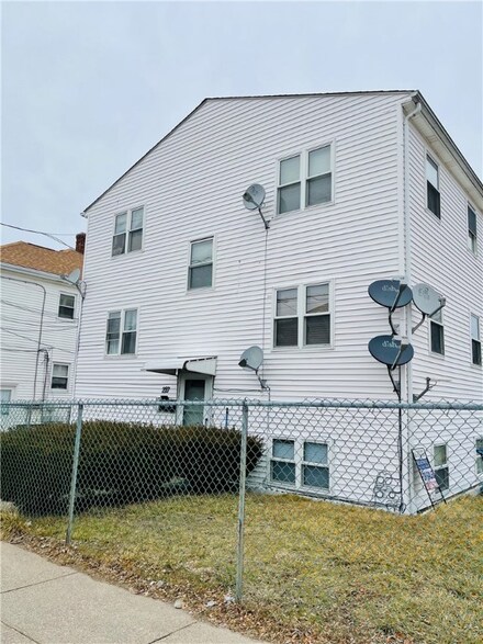 225 Fuller Ave Unit 227, Central Falls, RI 02863