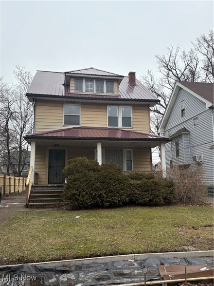 12009 Castlewood Ave, Cleveland, OH 44108