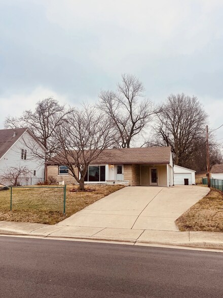 520 W Campbell St, Edinburgh, IN 46124