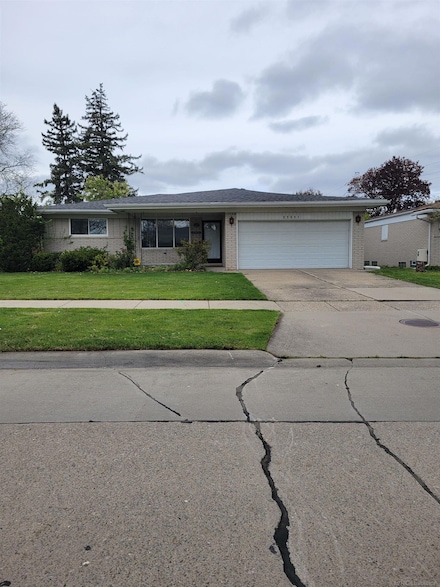 31317 Acton Dr, Warren, MI 48092