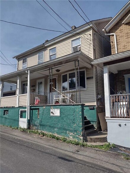 110 Fisher Ave, Coaldale, PA 18218